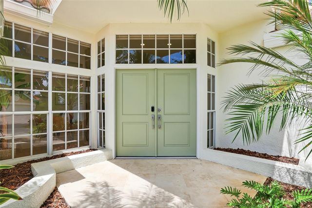 812 LIVE OAK TERRACE NE, St Petersburg, FL 33703