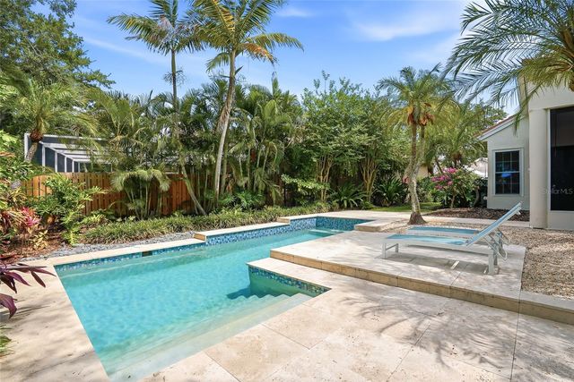 812 LIVE OAK TERRACE NE, St Petersburg, FL 33703