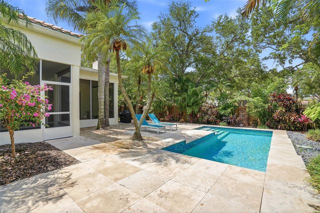 812 LIVE OAK TERRACE NE, St Petersburg, FL 33703