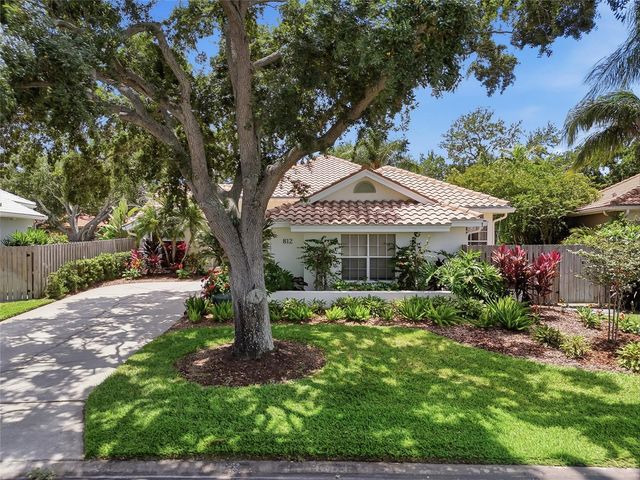812 LIVE OAK TERRACE NE, St Petersburg, FL 33703