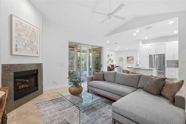 812 LIVE OAK TERRACE NE, St Petersburg, FL 33703