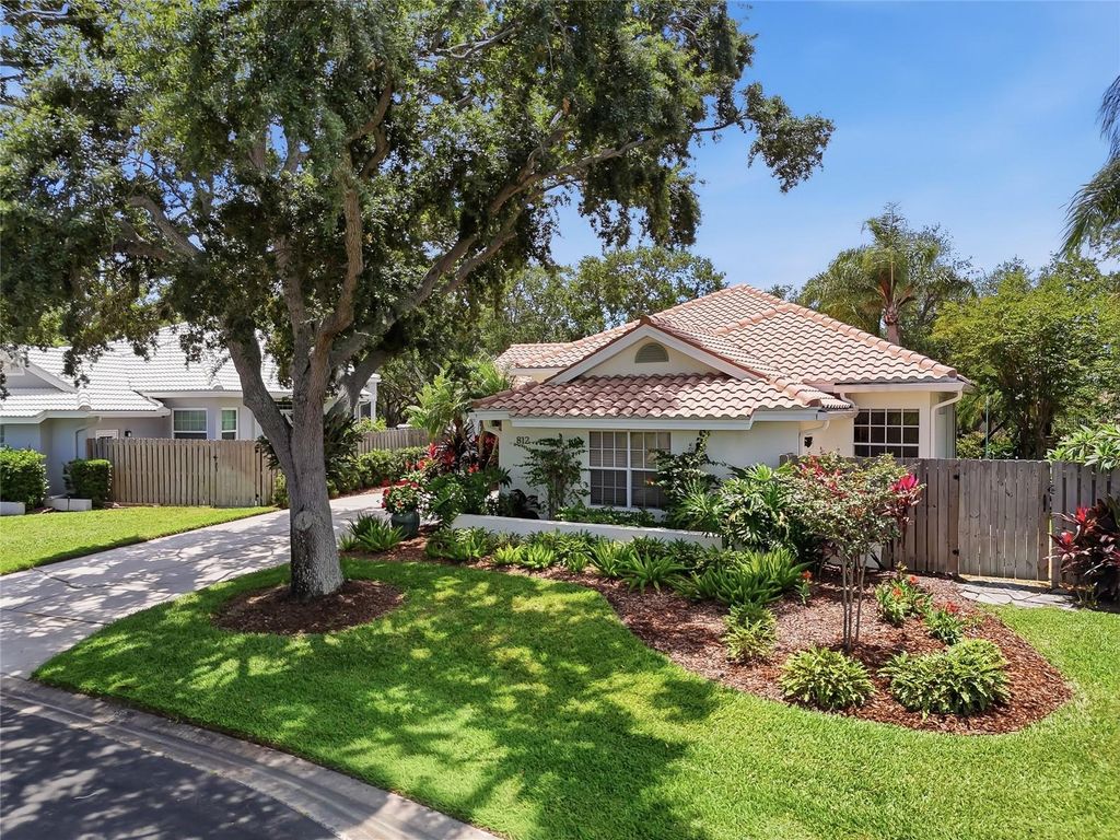 812 LIVE OAK TERRACE NE, St Petersburg, FL 33703