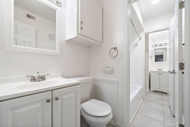 711 Holiday Drive 63, Galveston, TX 77550