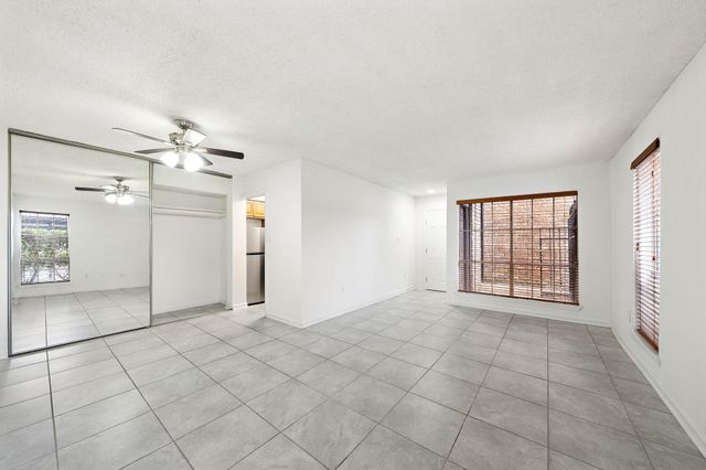 711 Holiday Drive 63, Galveston, TX 77550