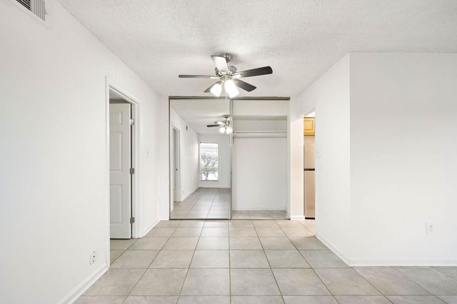 711 Holiday Drive 63, Galveston, TX 77550