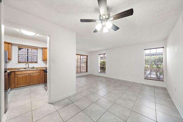 711 Holiday Drive 63, Galveston, TX 77550