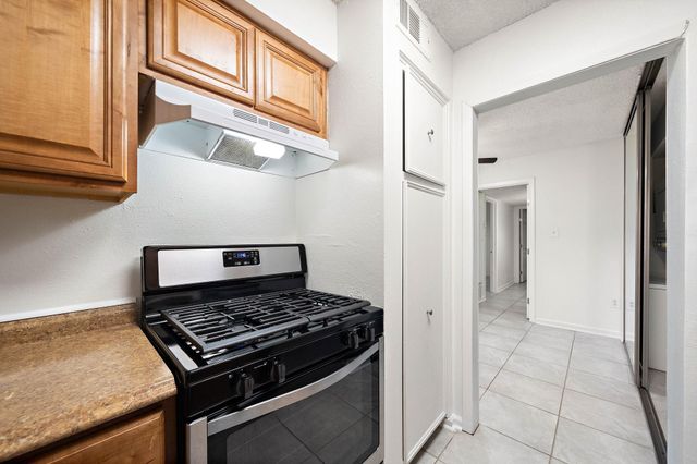 711 Holiday Drive 63, Galveston, TX 77550