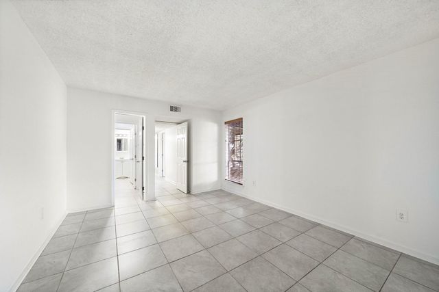 711 Holiday Drive 63, Galveston, TX 77550