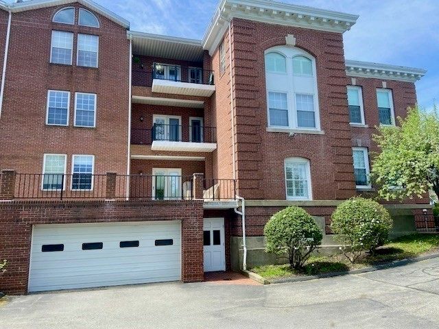 760 Highland Ave 7, Needham, MA 02494