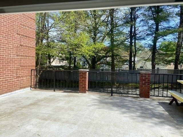 760 Highland Ave 7, Needham, MA 02494