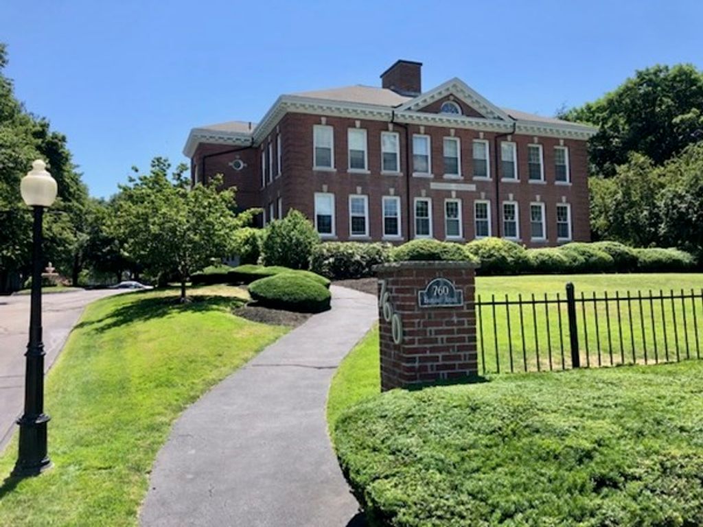 760 Highland Ave 7, Needham, MA 02494