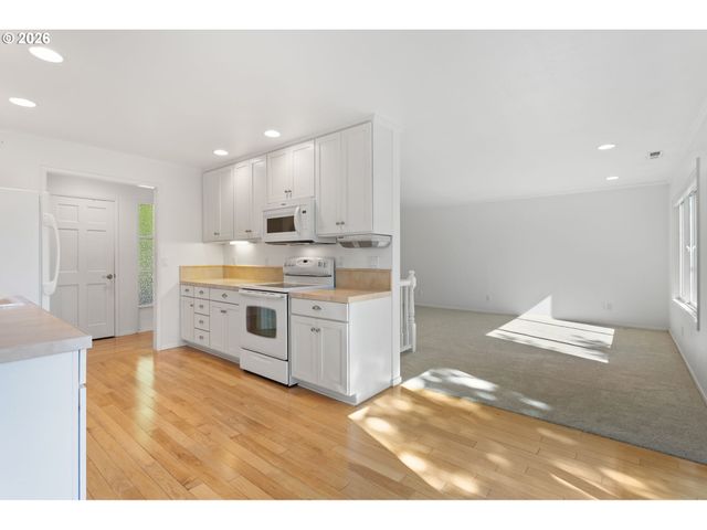 3653 Sw 52ND Pl, Portland, OR 97221
