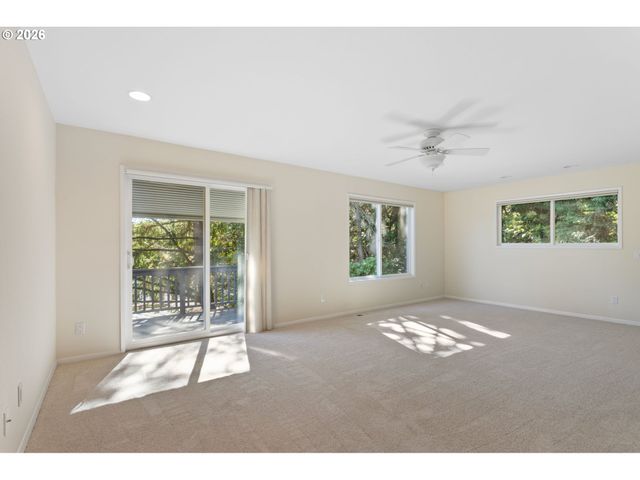 3653 Sw 52ND Pl, Portland, OR 97221