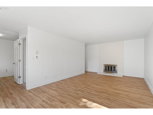 3653 Sw 52ND Pl, Portland, OR 97221