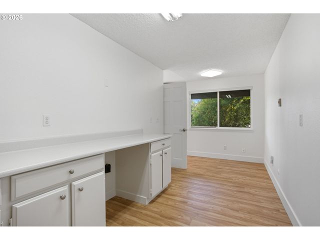 3653 Sw 52ND Pl, Portland, OR 97221