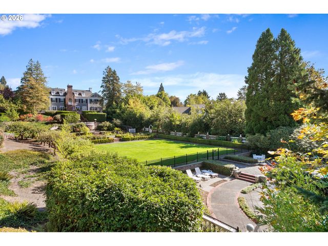 3653 Sw 52ND Pl, Portland, OR 97221