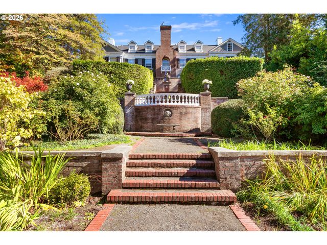 3653 Sw 52ND Pl, Portland, OR 97221