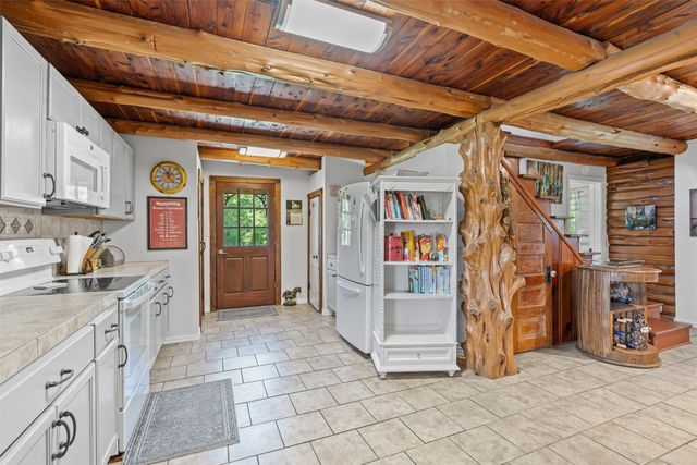 901 County Road 3925, Wolfe City, TX 75496