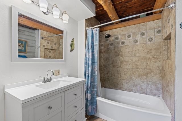 901 County Road 3925, Wolfe City, TX 75496