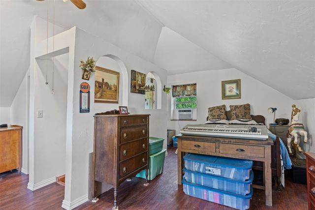 901 County Road 3925, Wolfe City, TX 75496