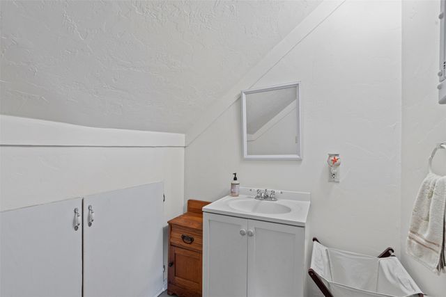 901 County Road 3925, Wolfe City, TX 75496