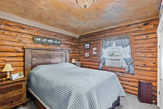 901 County Road 3925, Wolfe City, TX 75496