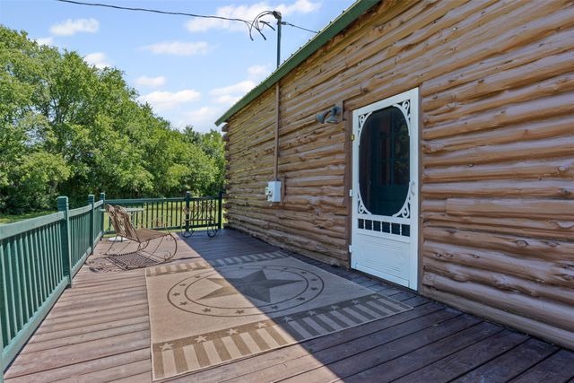 901 County Road 3925, Wolfe City, TX 75496