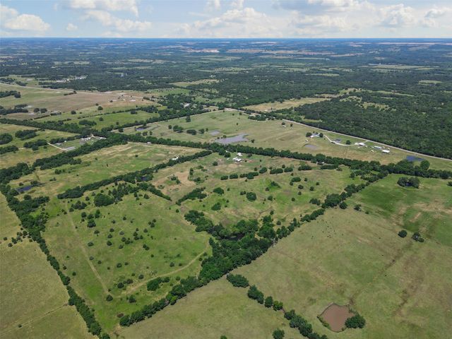 901 County Road 3925, Wolfe City, TX 75496