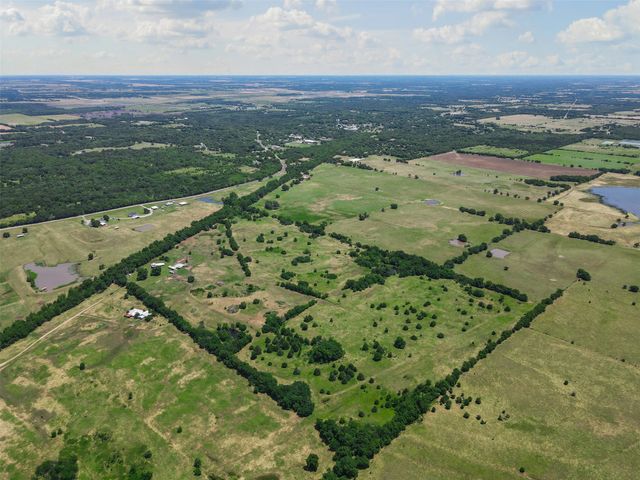 901 County Road 3925, Wolfe City, TX 75496