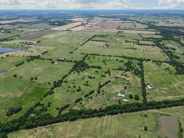 901 County Road 3925, Wolfe City, TX 75496