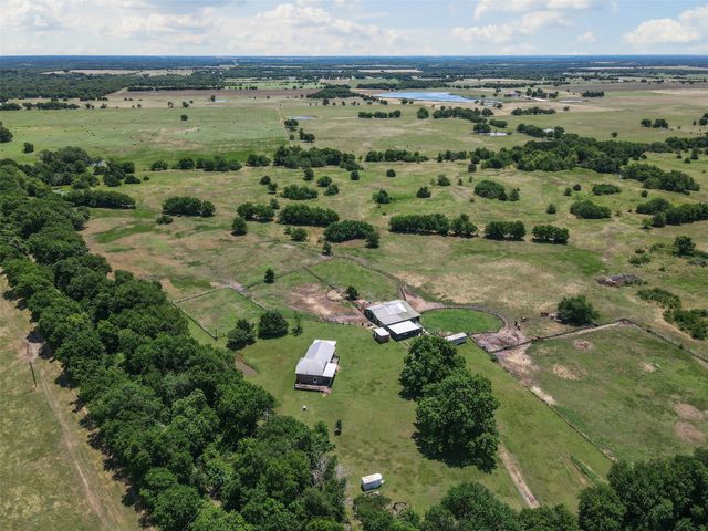 901 County Road 3925, Wolfe City, TX 75496