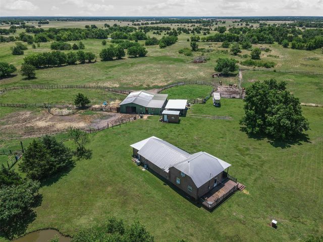 901 County Road 3925, Wolfe City, TX 75496