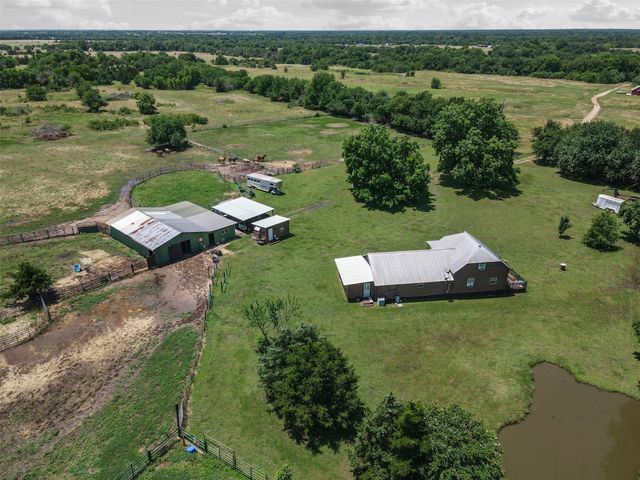 901 County Road 3925, Wolfe City, TX 75496