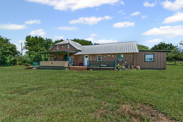 901 County Road 3925, Wolfe City, TX 75496