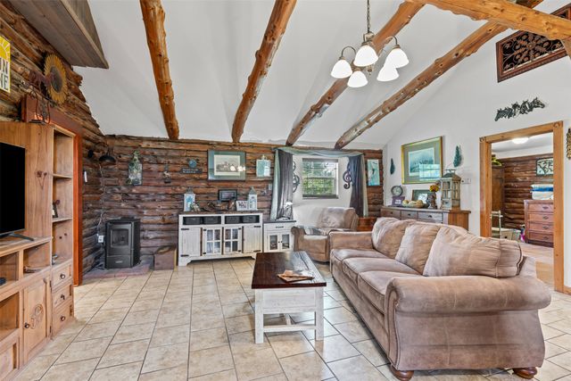 901 County Road 3925, Wolfe City, TX 75496