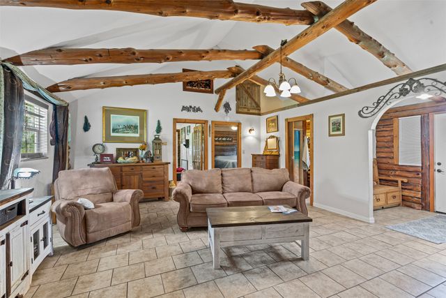 901 County Road 3925, Wolfe City, TX 75496