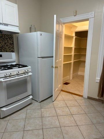 77-79 Millet St 79, Boston, MA 02124