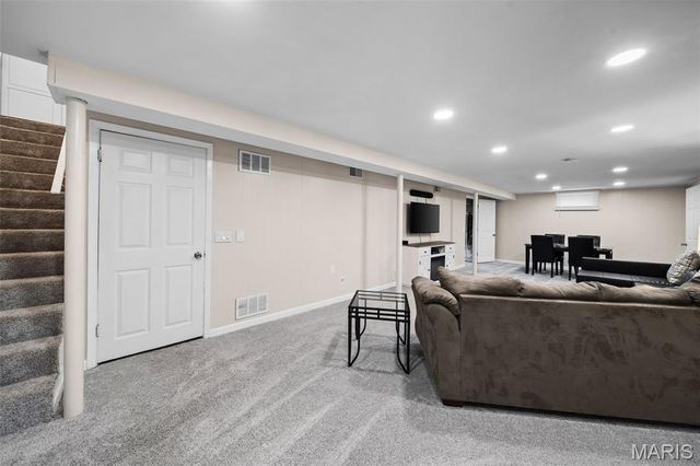 1290 Greenmar Drive, Fenton, MO 63026