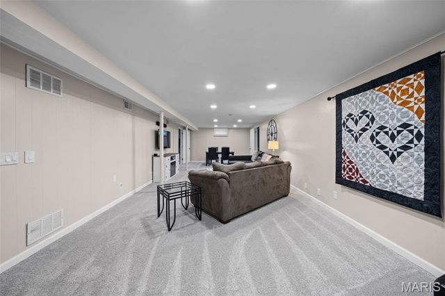 1290 Greenmar Drive, Fenton, MO 63026