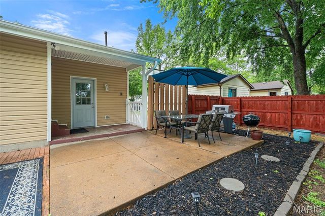 1290 Greenmar Drive, Fenton, MO 63026