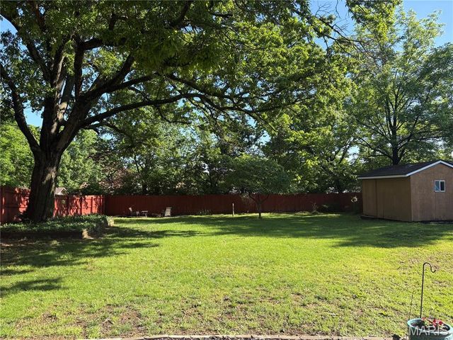 1290 Greenmar Drive, Fenton, MO 63026