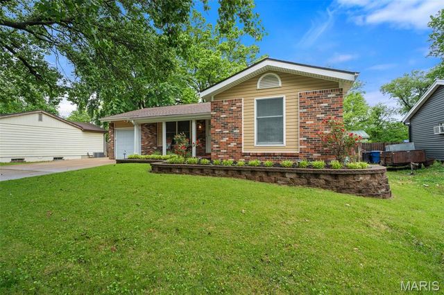 1290 Greenmar Drive, Fenton, MO 63026