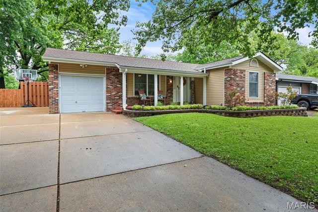 1290 Greenmar Drive, Fenton, MO 63026