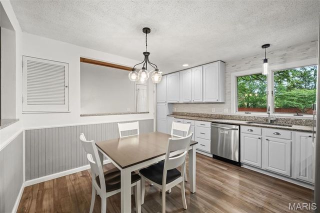 1290 Greenmar Drive, Fenton, MO 63026