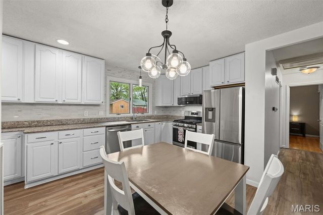 1290 Greenmar Drive, Fenton, MO 63026