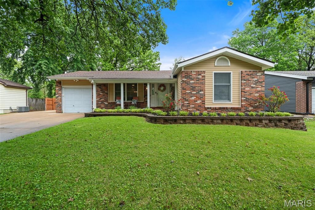1290 Greenmar Drive, Fenton, MO 63026