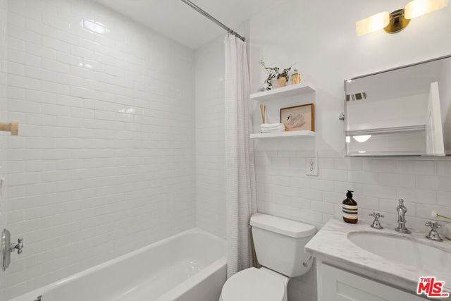 1012 Dexter Street, Los Angeles, CA 90042
