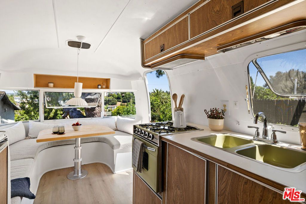 Image 22 of property listing at 1012 Dexter Street, Los Angeles, CA 90042
