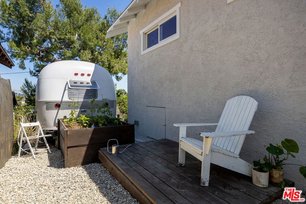 Image 24 of property listing at 1012 Dexter Street, Los Angeles, CA 90042