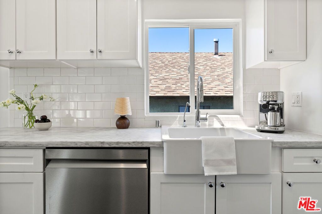 Image 7 of property listing at 1012 Dexter Street, Los Angeles, CA 90042